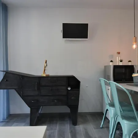 Le Clos De Triton Apartment *